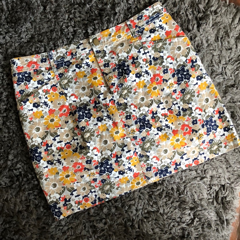 FLOWER SKIRT [NWOT]